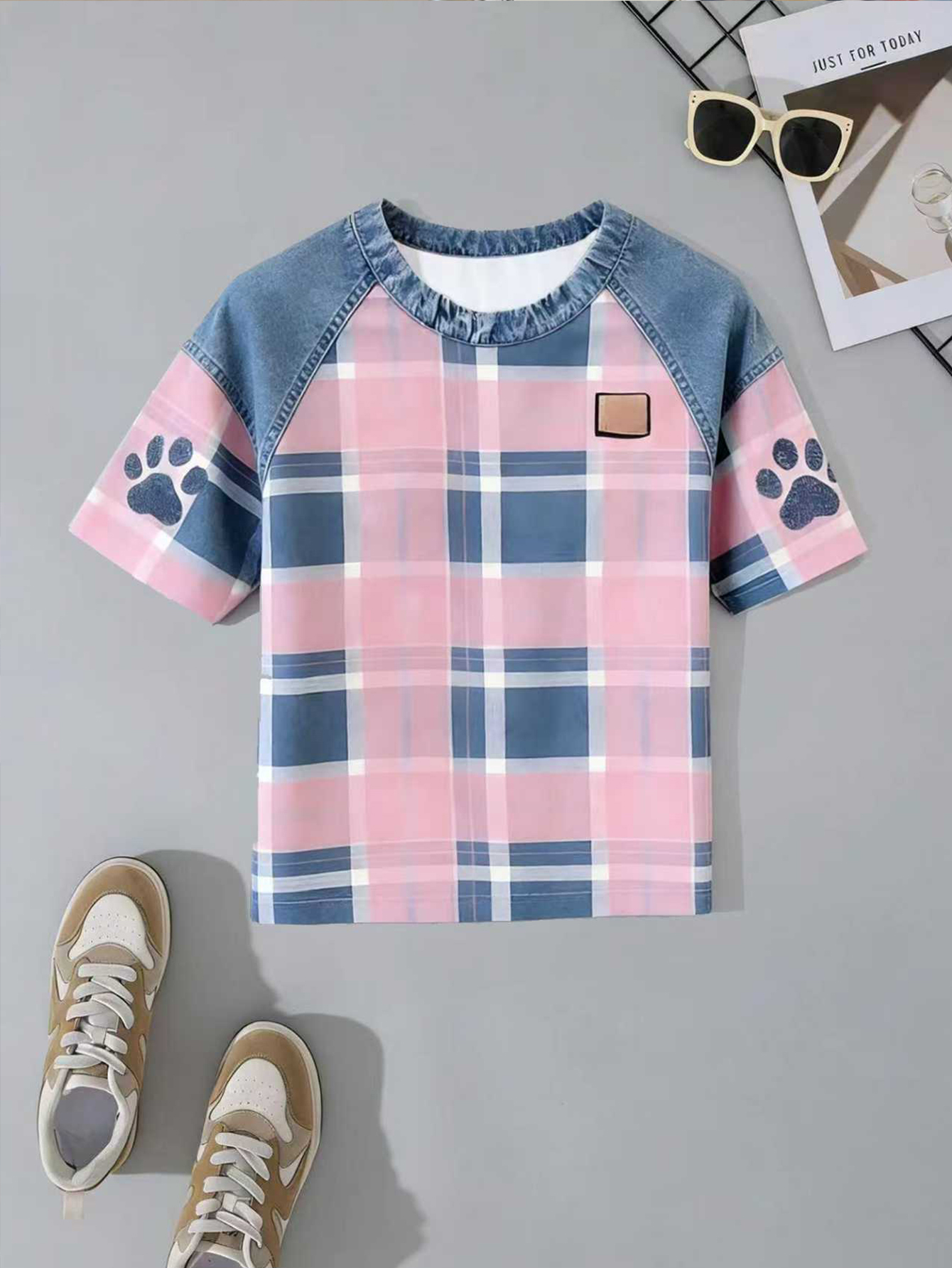 Women's Plaid T-Shirt, Short Sleeve Crew Neck Faux Denim Patchwork Tee, Casual Pink Blue Grid Print Top with Paw Print Details, Loose Fit Summer Blouse