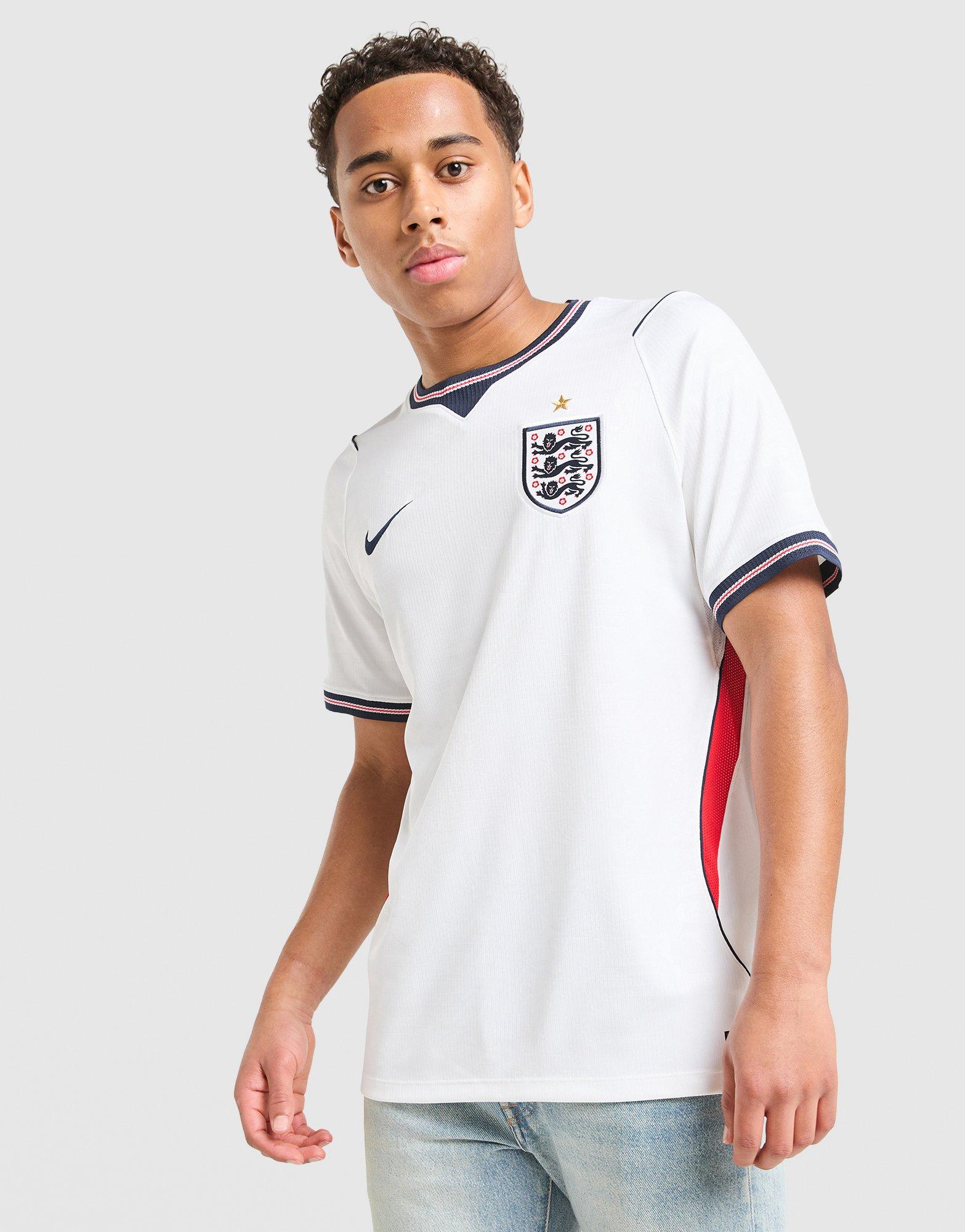 🦁 THREE LIONS CLASSIC • WORLD CUP 2026 🏴 England Fan Jersey – White Football Kit ⚽ Breathable Sports Wear 🔥 Premium Replica Edition