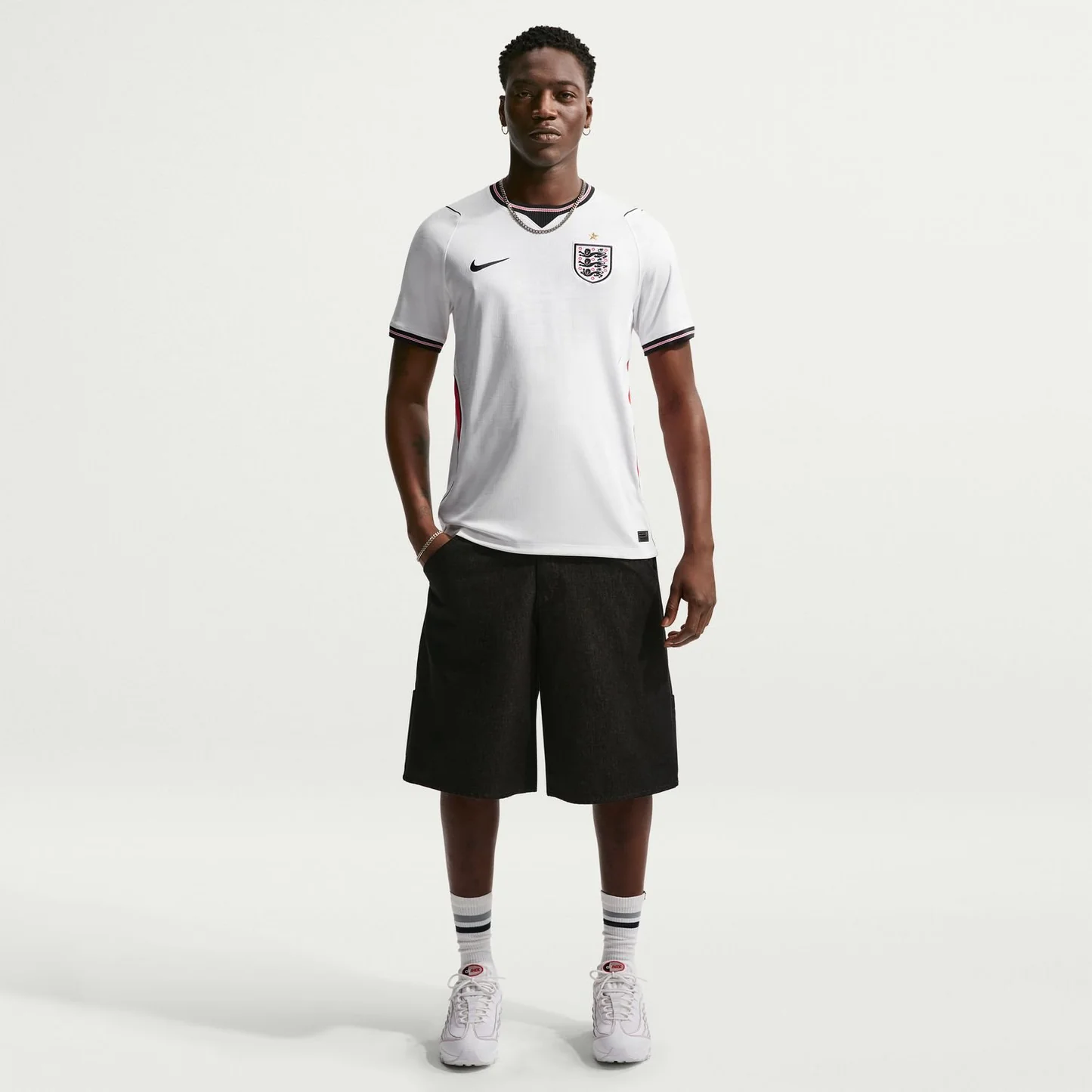 🦁 THREE LIONS CLASSIC • WORLD CUP 2026 🏴 England Fan Jersey – White Football Kit ⚽ Breathable Sports Wear 🔥 Premium Replica Edition