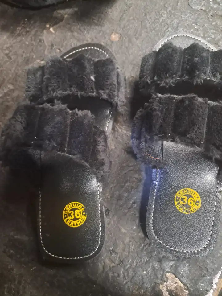 JUST LANDED! 🖤✨ Women’s Leather Double-Strap Faux Fur Fluffy Slide Sandals – Soft Plush Flat Casual Shoes