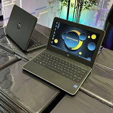 Refublished HP Stream 11.6-inch HD Laptop, Intel Celeron N4000, 4 GB RAM, 64 GB eMMC, Windows 10
