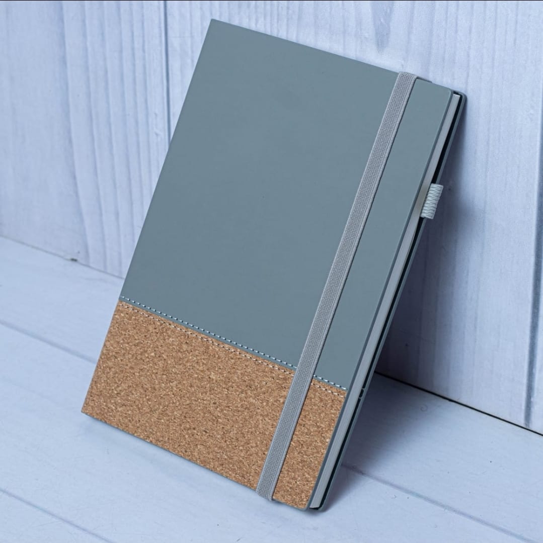 Flash Sale! Luxury A5 Woodbase Eco Notebook with FREE Executive Pen – Premium Wooden Cover Executive Diary, Business Journal, Office Planner & Professional Writing Notebook