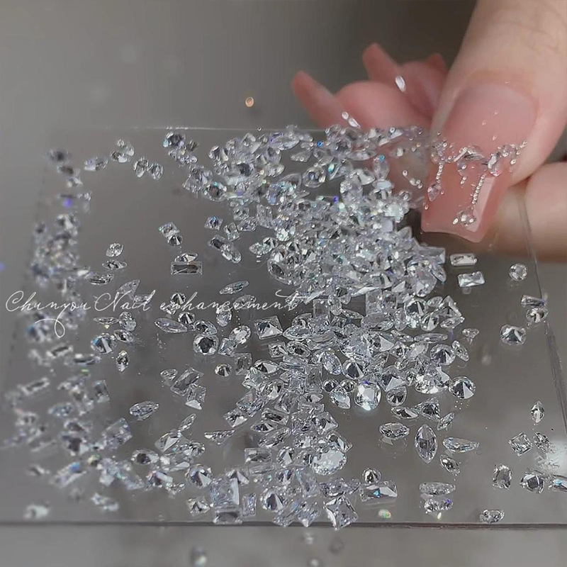 White irregular msumari sanaa zircon 0.1-0.3mm, shiny uwazi zircon kwa ajili ya msumari mapambo view 2