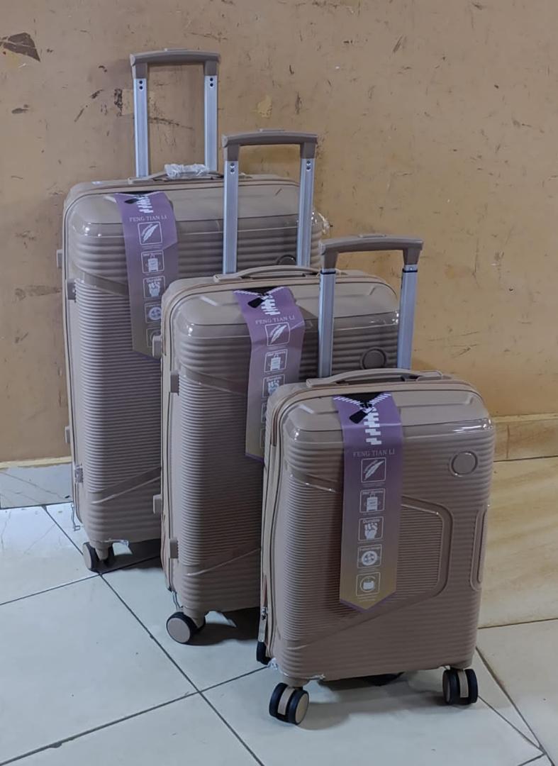 SUITCASE PEACH Fashion 3 IN 1 Unbreakable Luxurious Rubber Suitcase Briefcase Travel Bag Travel in style with this fashion-forward 3-in-1 luggage set. Crafted from unbreakable rubber