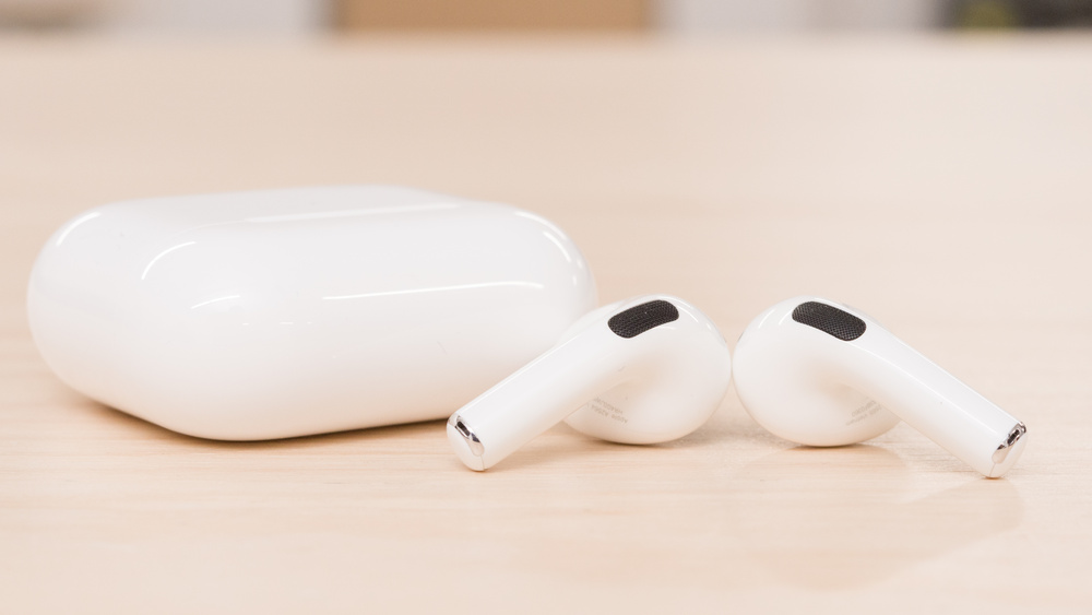 Ezra Wireless Bluetooth Earbuds TWS AirPod Style In-Ear Earphones with Charging Case - White
