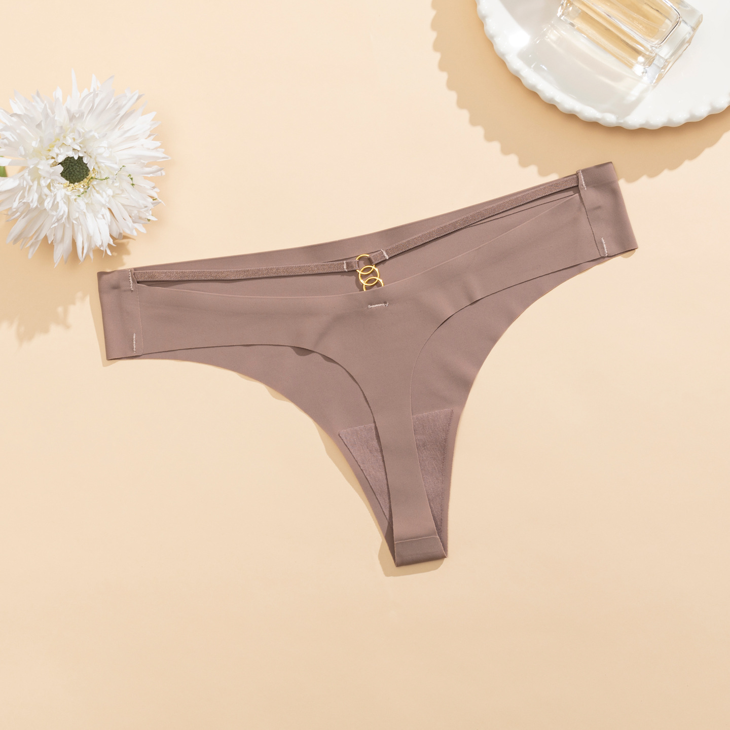 3pcs Simple Ice Silk Traceless Thongs Thin Sexy Women's Underpants Low Waist Sports Breathable Seamless Panties