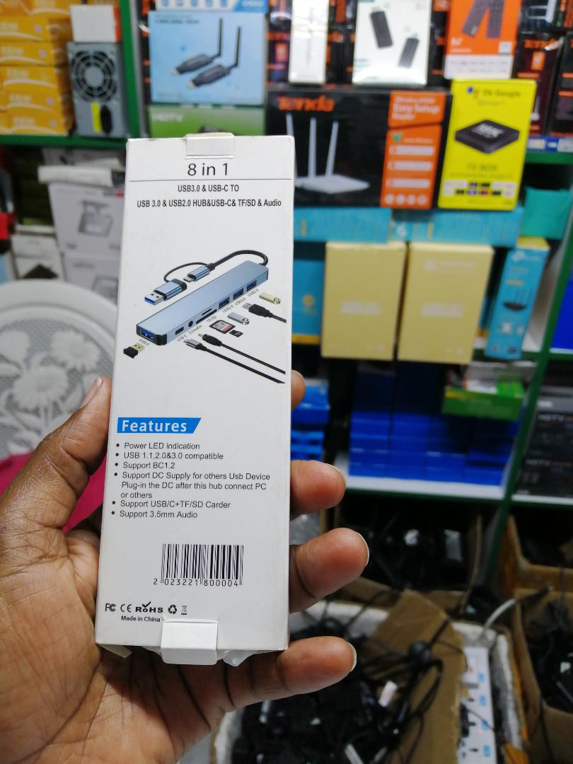 BRAND NEW TYPE C ADAPTER 8 IN 1 USB 3.0&USBC TO USB 3.0& USB2.0 HUB ,USB C &TF/SD &AUDIO 8 IN 1