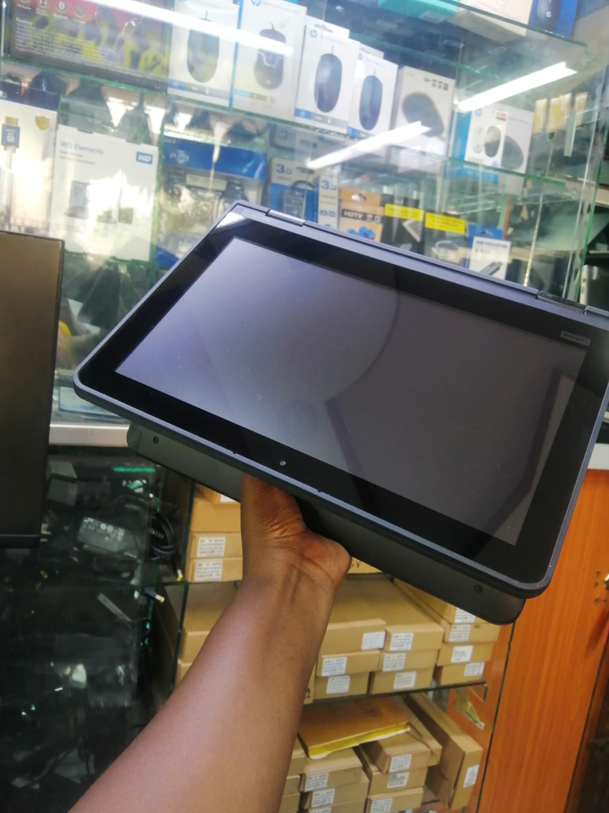 LENOVO THINKPAD YOGA 11E X 360 INTEL CELERON 4GBRAM 128SSD 11.6 ANTI-GLARE HD DISPLAY  2 IN 1 BUSSINESS LAPTOP EX UK