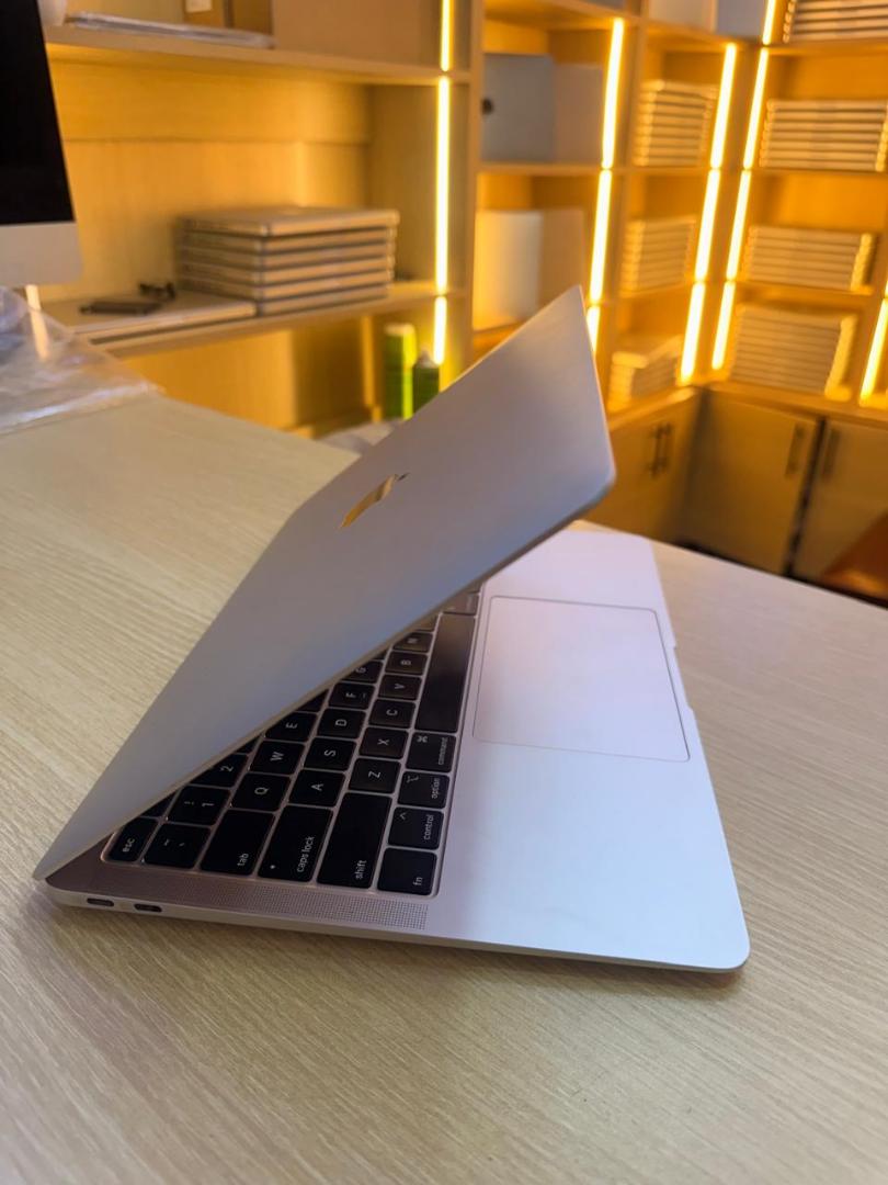 GRADE A EX UK LAPTOPS MACBOOK PRO 2012 CORE I5 8GB RAM 256GB SSD 13.3 INCHES SCREEN DISPLAY WITH 6 MONTH OF WARRANTY .