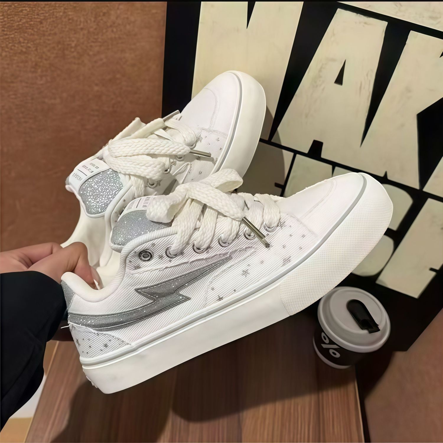 Small Batch Original Design Men's and Women's Shoes 2026 New Style Cool and Trendy Men's Spring Lightning Bread Couple Shoes