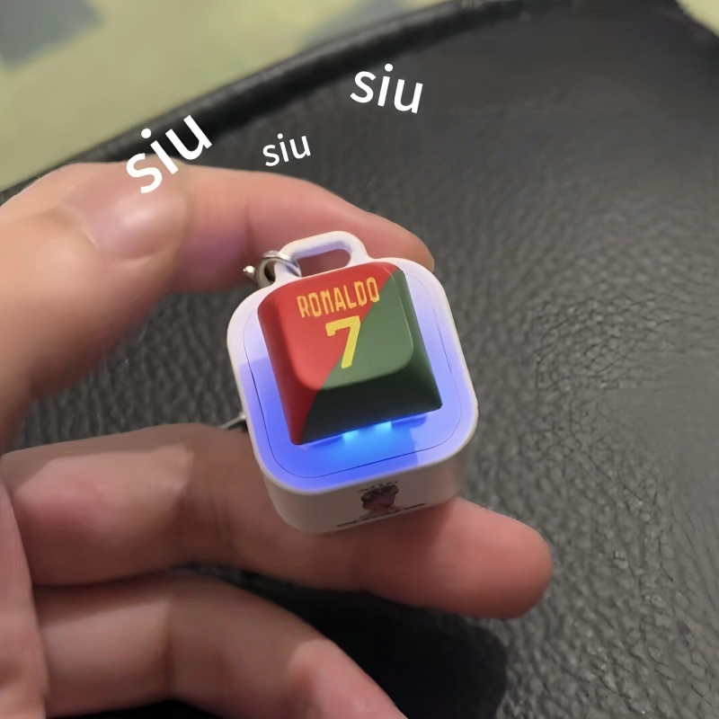 2026 World Cup Cristiano Ronaldo "Siu" Sound-Button Keychain & Light-Up Bag Charm – Fan Merchandise & Souvenir