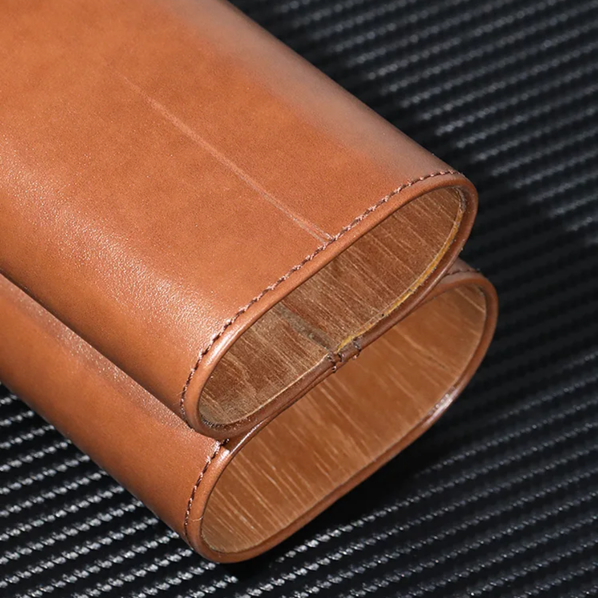 Three-Finger PU Leather Cigar Case Portable Humidor Holder Box with Silver Cigar Cutter Smoking Accessories for Business Gifts