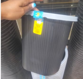OFFER !!Modern Open Top Plastic Dustbin – Home & Office Waste Bin with Secure Bag Holder ⚡ Only a few units left at this price! 🔥