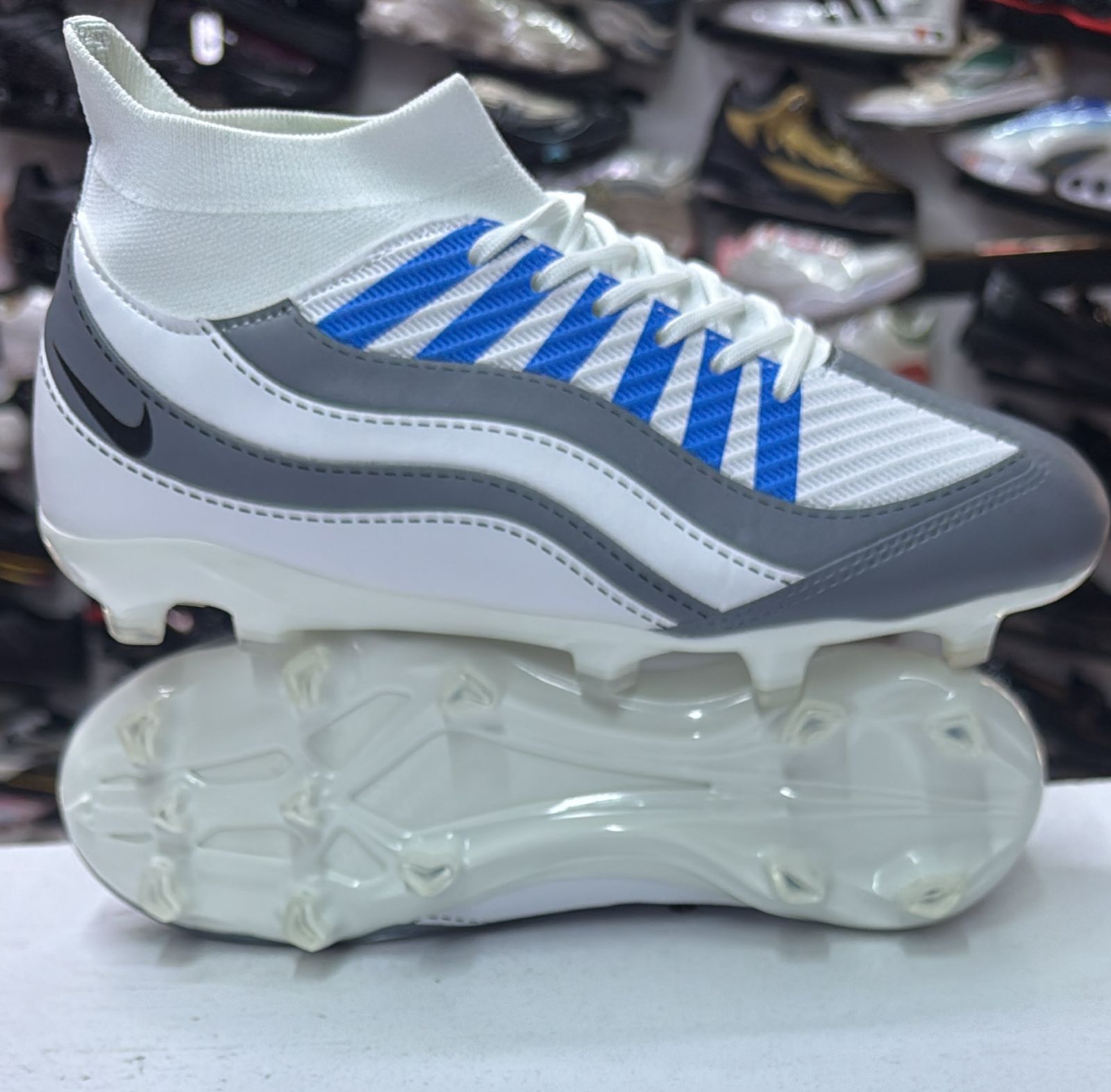 NIKE SOCCER SPORTS TRAINERS