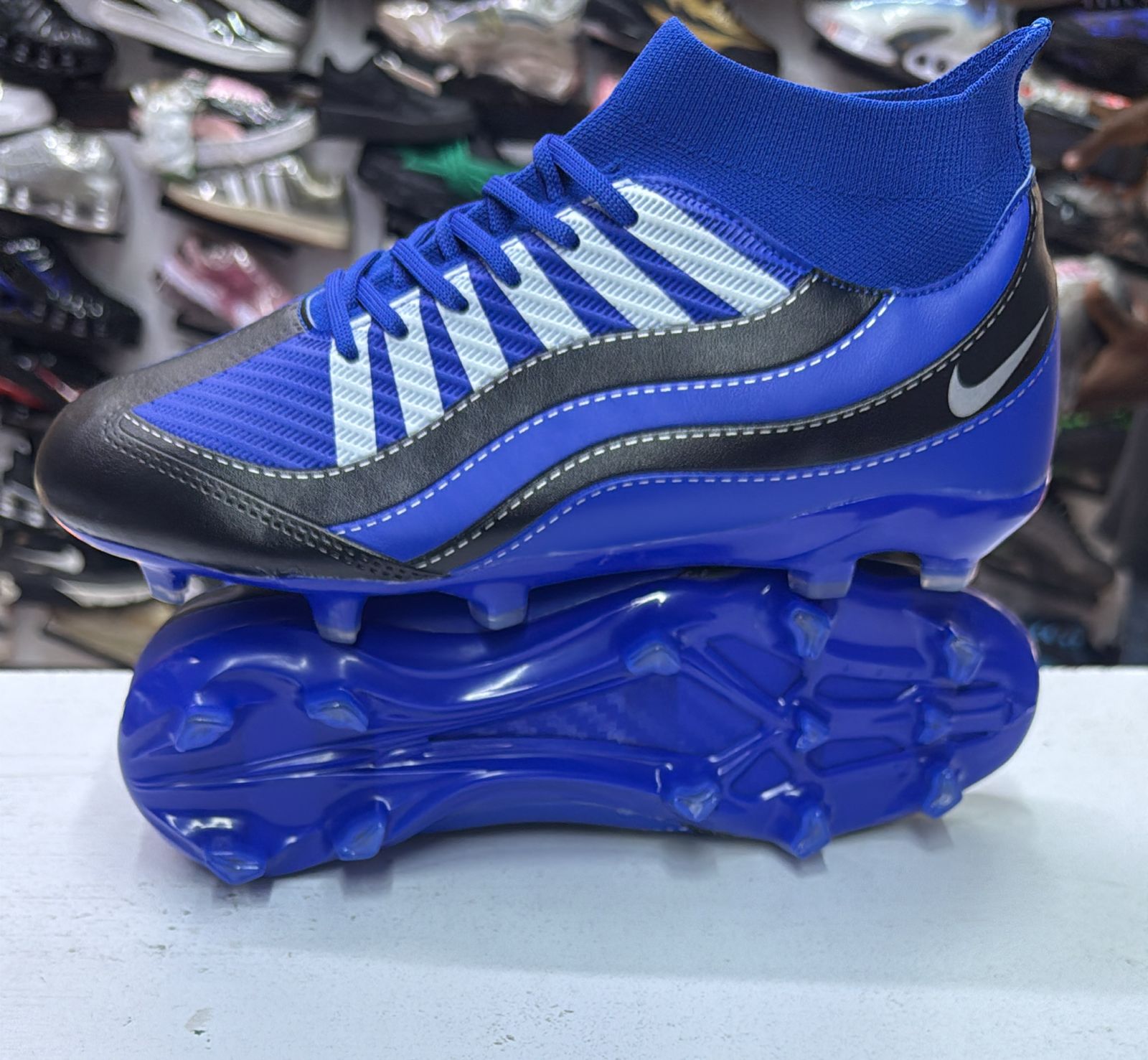 NIKE SOCCER SPORTS TRAINERS