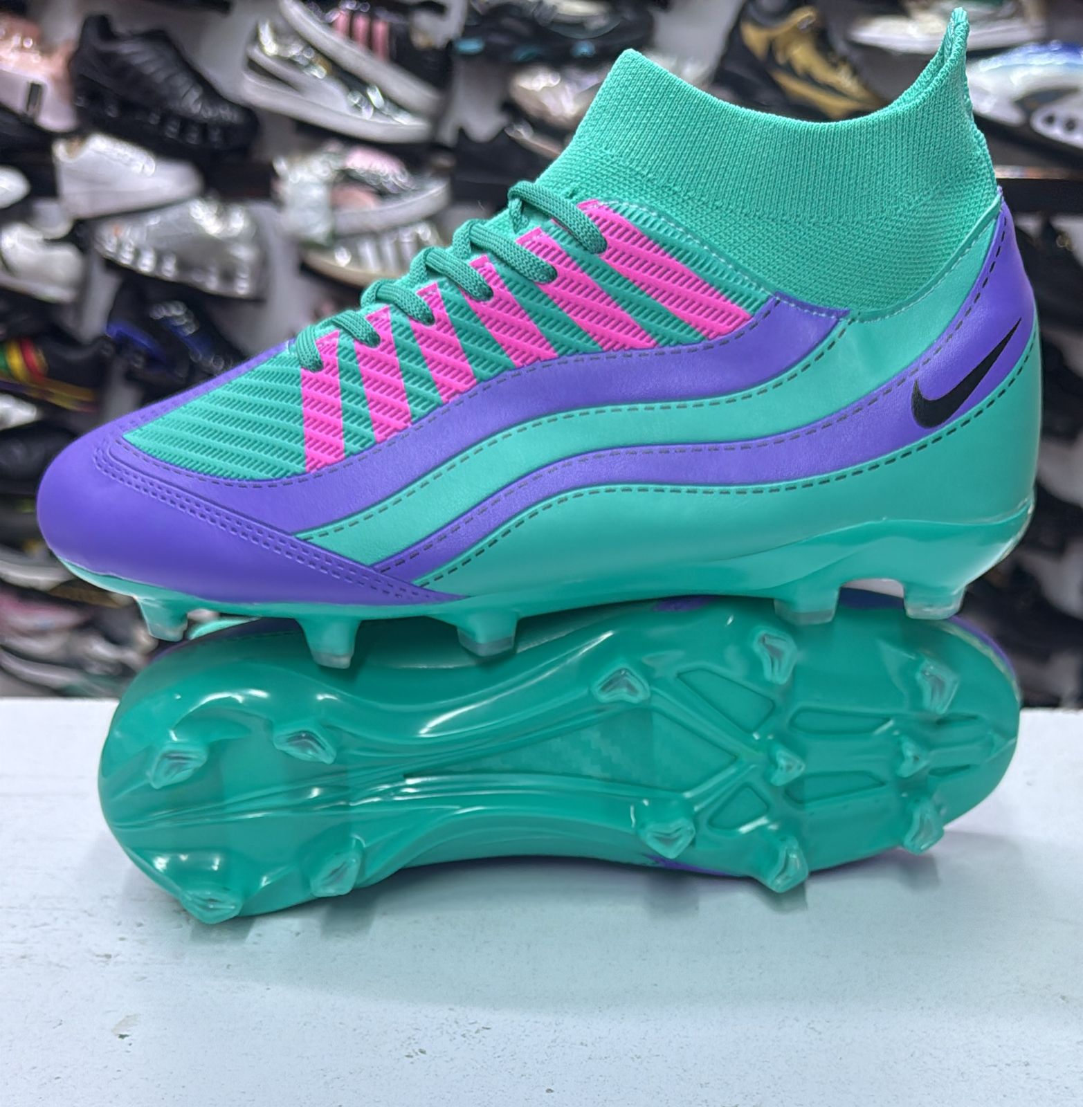 NIKE SOCCER SPORTS TRAINERS
