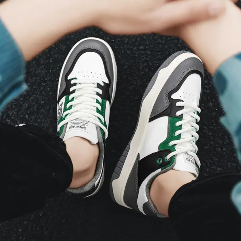 Men's shoes Trendy Board Shoes trend men's sports shoes men sneakers casual shoes lightweight comfortable men's versatile high-end  Anti-slip soft soled sports casual white flat shoes