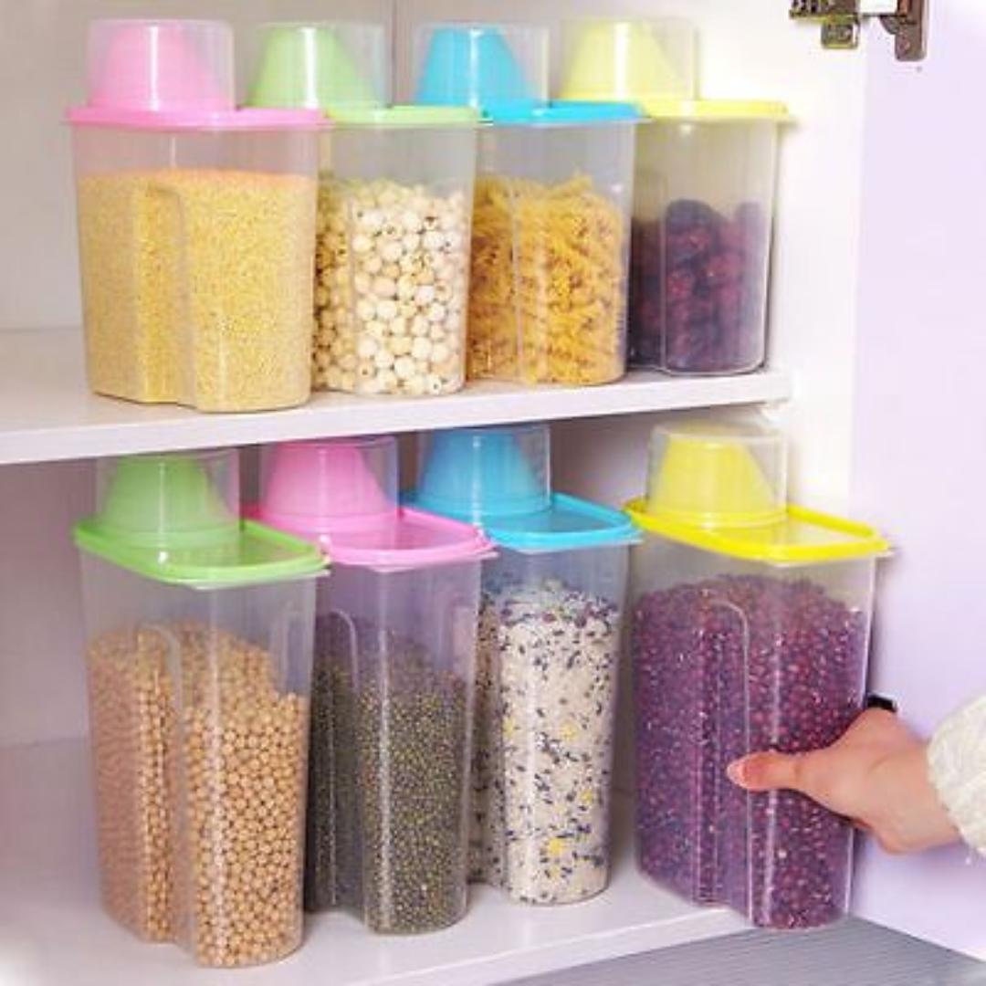 4L Airtight Food Storage Container with Pour Spout - Clear Plastic Cereal Dispenser with Measuring Scale, Locking Lid Handle for Rice Flour Sugar Pasta Kitchen Pantry Organizer 31cm x 21cm x 10cm