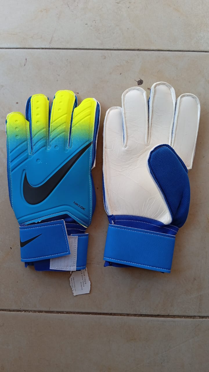 GOALKEEPER GLOVES Size 7