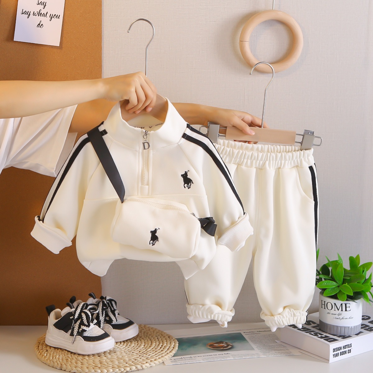 2026 Boys 2PCS Sports Outfit Set Half Zip Sweatshirt Jogger Pants with Crossbody Bag Casual Tracksuit Spring Autumn Kids Clothing