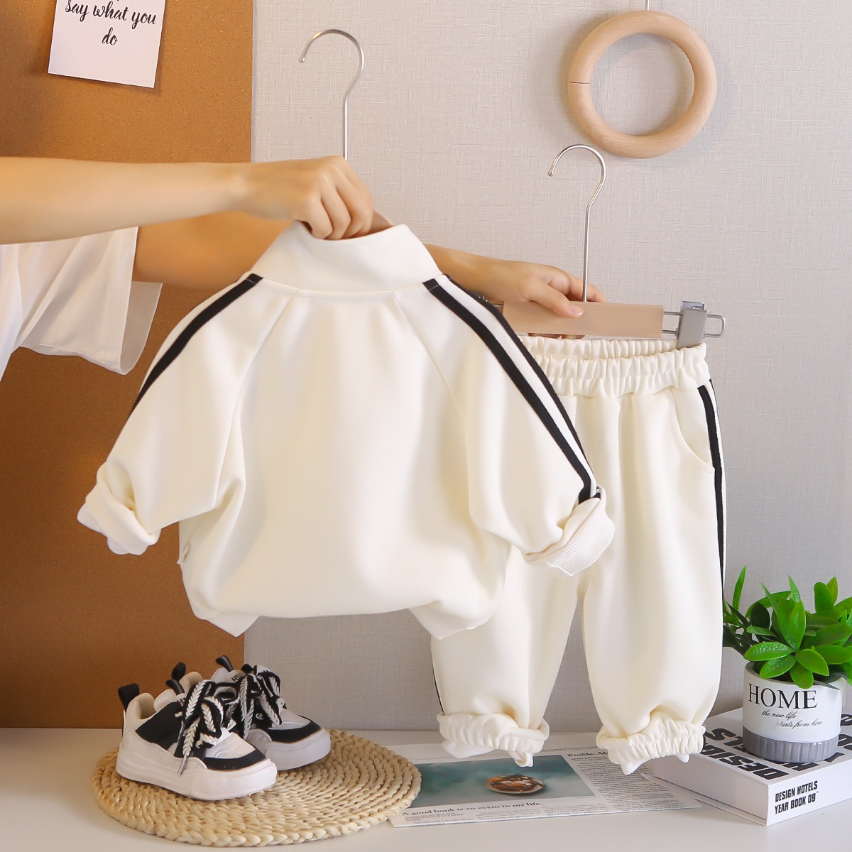 2026 Boys 2PCS Sports Outfit Set Half Zip Sweatshirt Jogger Pants with Crossbody Bag Casual Tracksuit Spring Autumn Kids Clothing