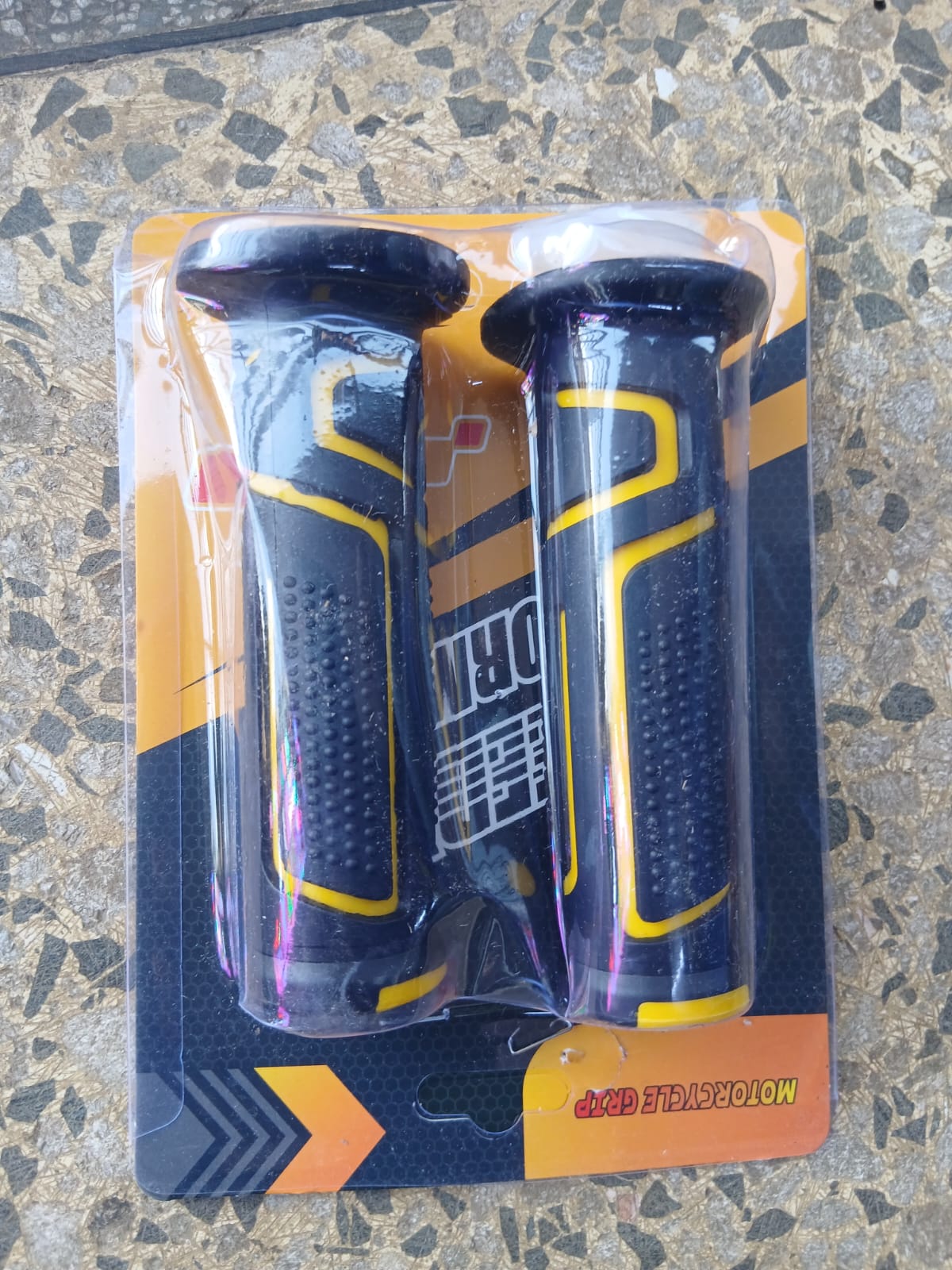 Anti-Slip Rubber Motorcycle Handle Grips – Universal Non-Slip Handlebar Grips for Motorbike & Bike.