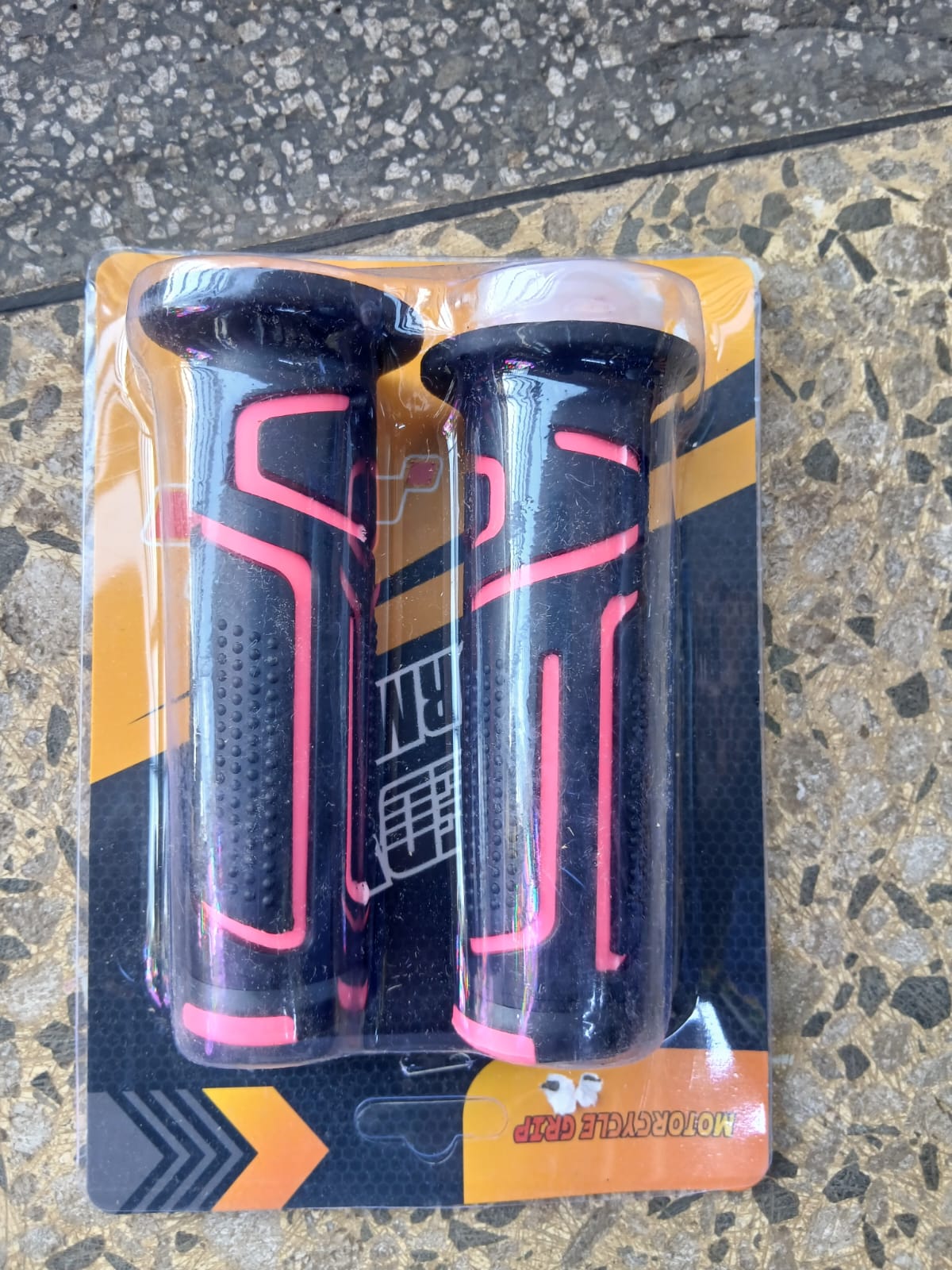 Anti-Slip Rubber Motorcycle Handle Grips – Universal Non-Slip Handlebar Grips for Motorbike & Bike.