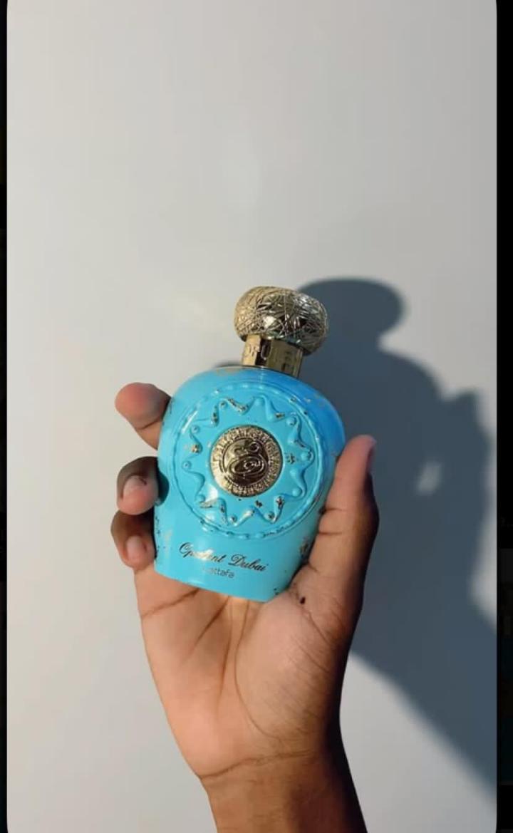 Lattafa Opulent Dubai: Rich gourmand-amber with lemon, saffron, nutmeg, rose, jasmine, guaiac wood, vanilla, tonka, oud, patchouli, musk. Spiced vanilla, creamy florals, smoky oud. Luxurious, sweet