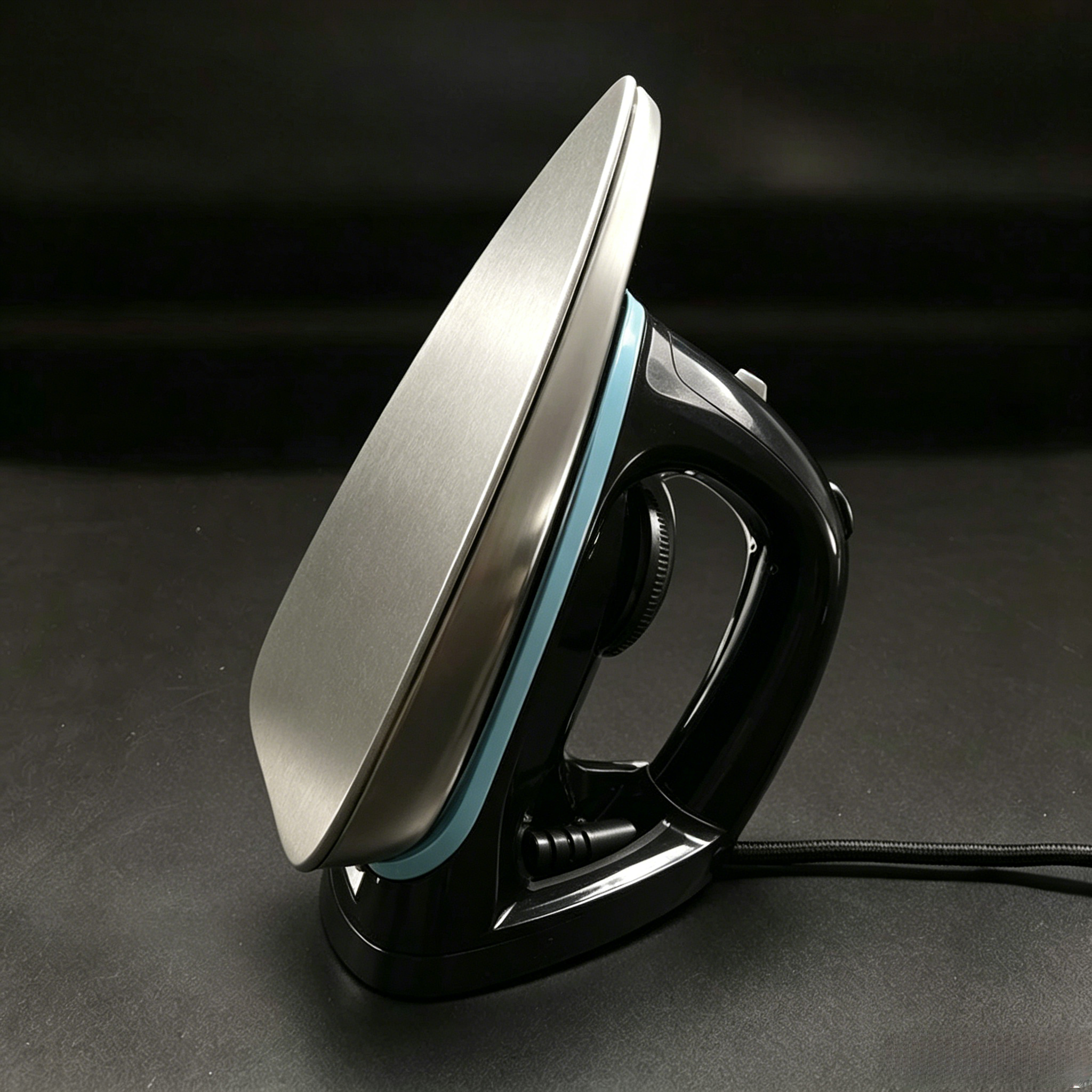 Portable Dry Electric Iron Stainless Steel Soleplate Fast Heating Household Clothes Pressing Iron 
dry electric iron, stainless steel soleplate iron, fast heating home iron, portable clothes iron