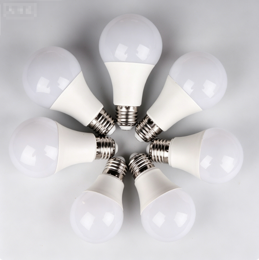 12W/15W rotary LED bulbs, energy-saving indoor lighting products, suitable for homes, kitchens, bedrooms and factories.