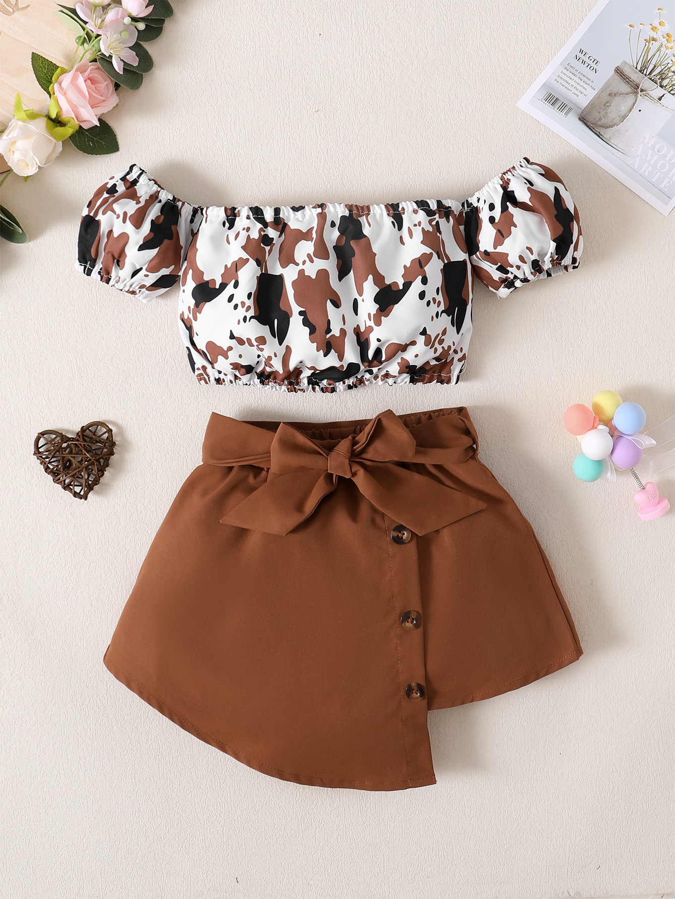 2-piece set of short skirt for children and girls aged 0-4, single shoulder bubble sleeves, black short top and black bow skirt, breathable and cool set