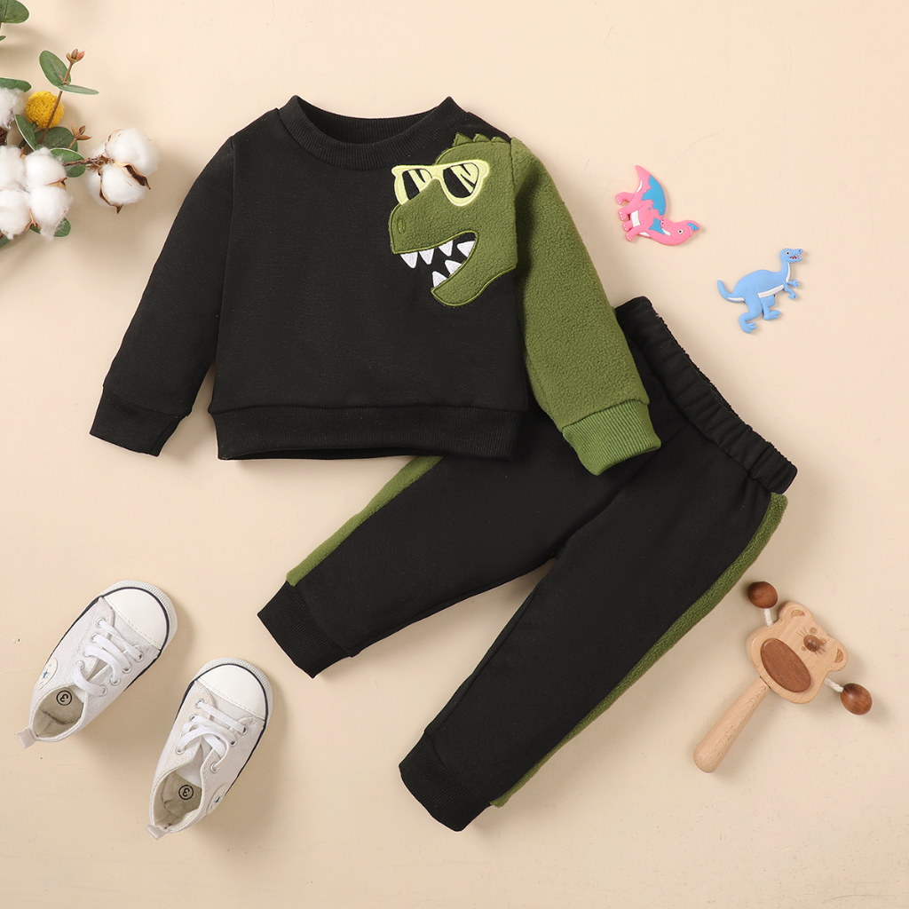 【3-24M】 2PCS Baby Boy Outfit: Dinosaur Patch Sweatshirt with Color-Block Fleece Sleeves + Matching Jogger Pants with Side Fleece Panels – Cute Daily Fall/Winter Set