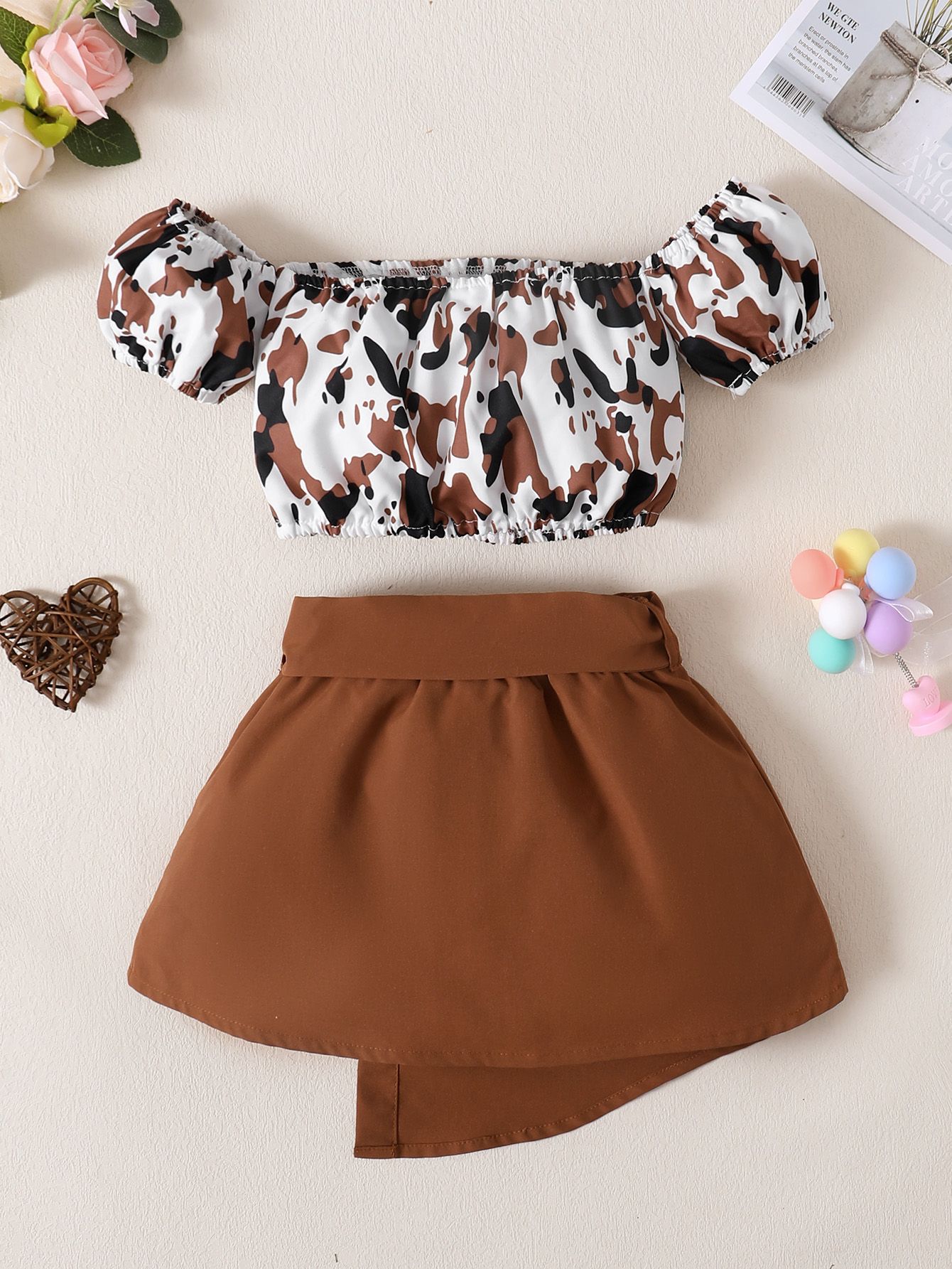 2-piece set of short skirt for children and girls aged 0-4, single shoulder bubble sleeves, black short top and black bow skirt, breathable and cool set
