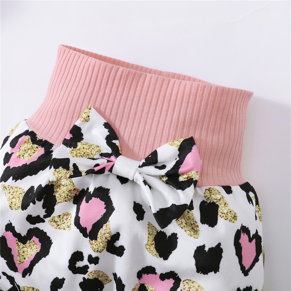 【0-18M】 3PCS Baby Girl Autumn Outfit: Ruffle-Sleeve Romper + Leopard Heart Print High-Waist Pants + Matching Headband – Cute Daily Set