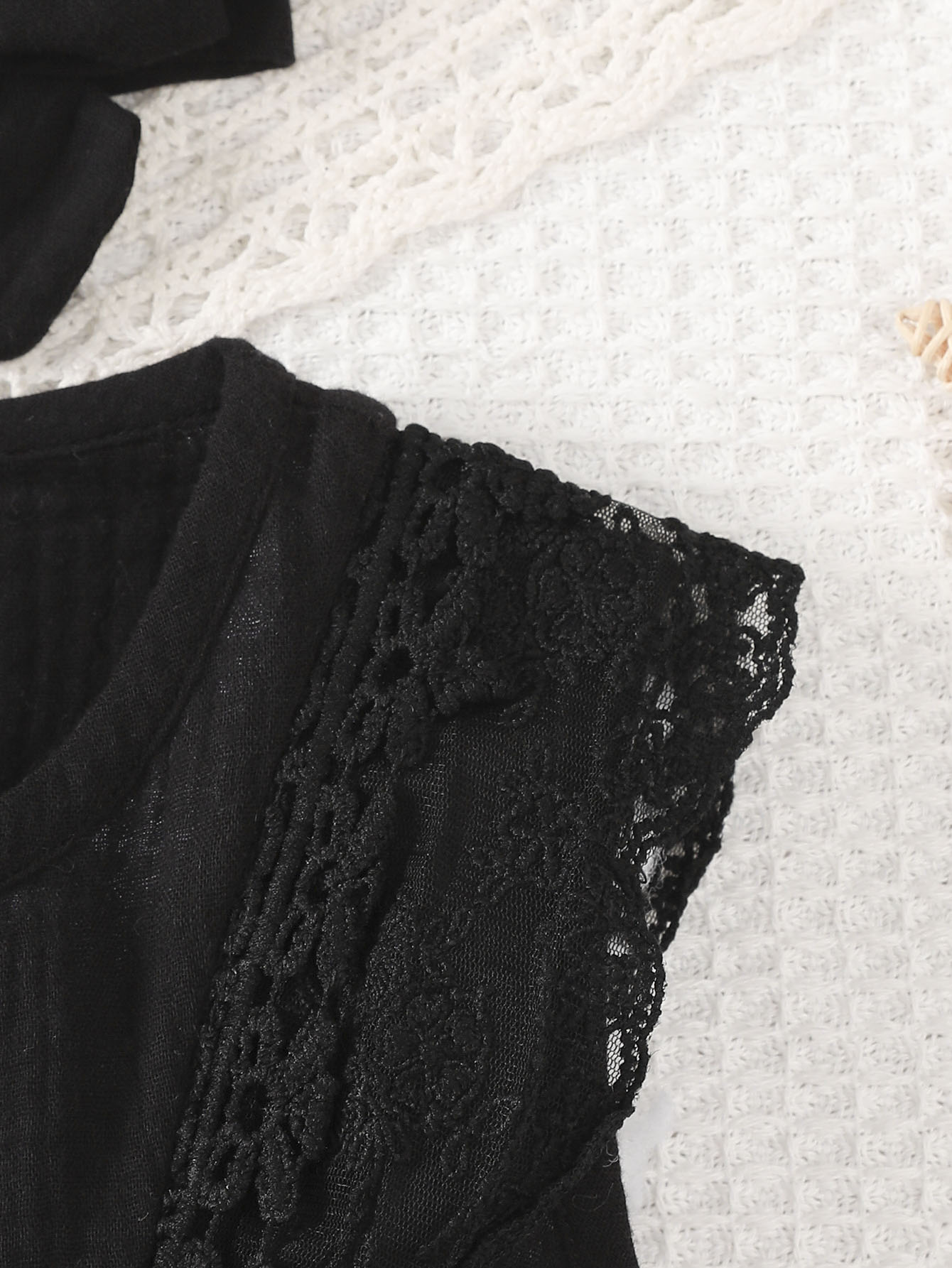 【2PCS】 0-18M Baby Girl Romper Set | Black Lace Trim Jumpsuit + Matching Bow Headband | Stylish Summer Outfit