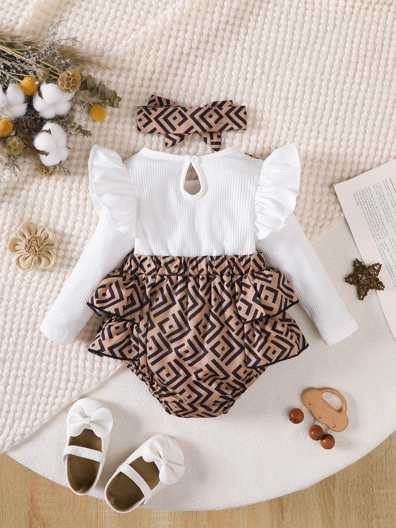 Catpapa girl Ruffle Long Sleeve Ribbed Top Geometric Print Suspender Romper with Bow Headband 2Pcs Set, 0-2Y Baby Girls, Soft Skin-Friendly Fabric, For Daily Outings & Baby Photoshoots