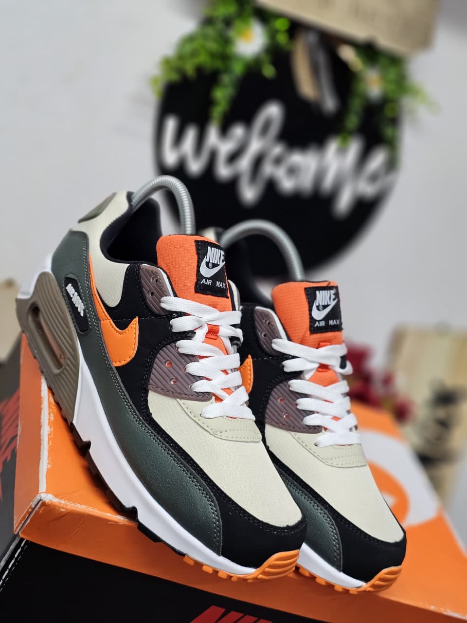 NEW ARRIVAL AIR MAX 90 Unisex Sneakers: Authentic & Best Quality Fashion Unisex Shoes Men Shoes / Women Airmax Sneakers