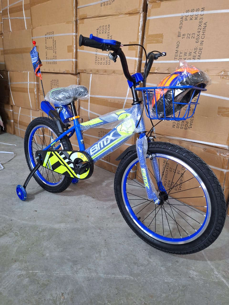 Size 20 Kids’ Bicycle + FREE Helmet — built for fun, safety, and adventure 🚴‍♂️✨
Whether it’s riding around the neighborhood or learning new cycling skills,