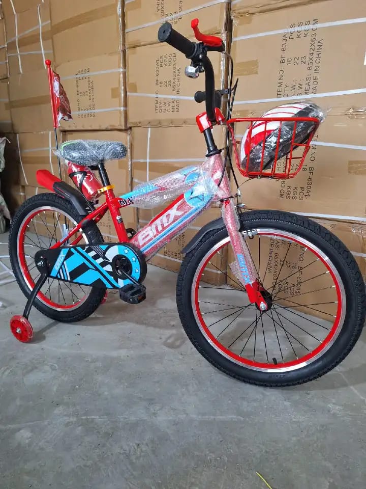 Size 20 Kids’ Bicycle + FREE Helmet — built for fun, safety, and adventure 🚴‍♂️✨
Whether it’s riding around the neighborhood or learning new cycling skills,