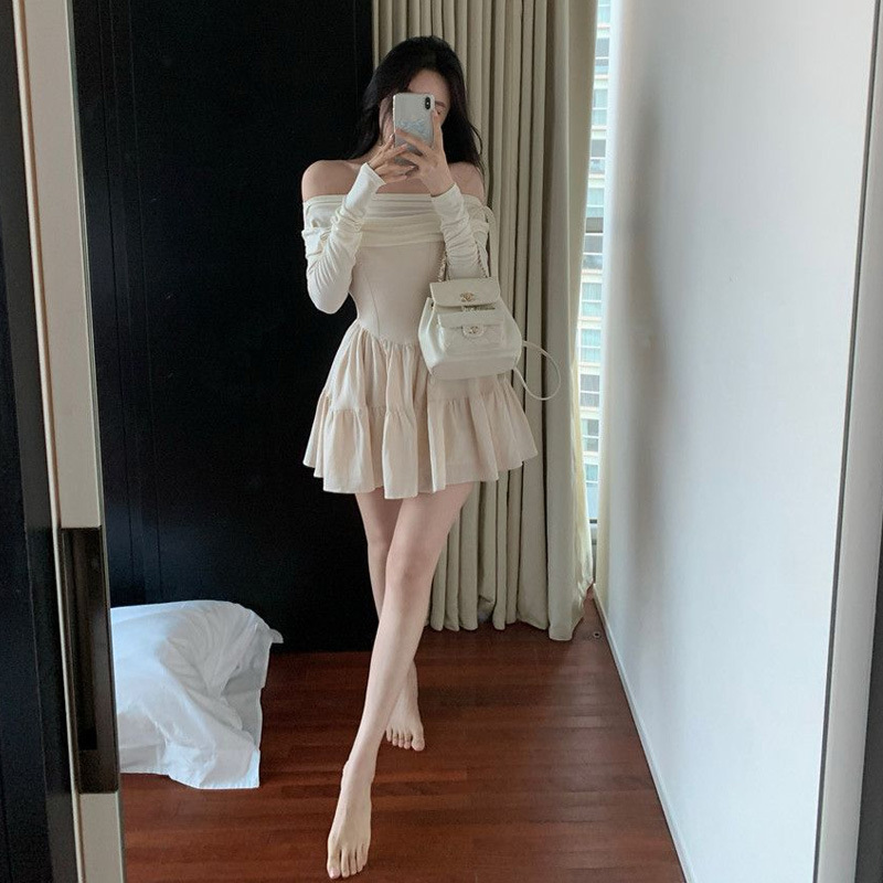 One shoulder dress for women in autumn 2025, new sexy one neck French socialite with a cinched waist and fluffy small black dress black S