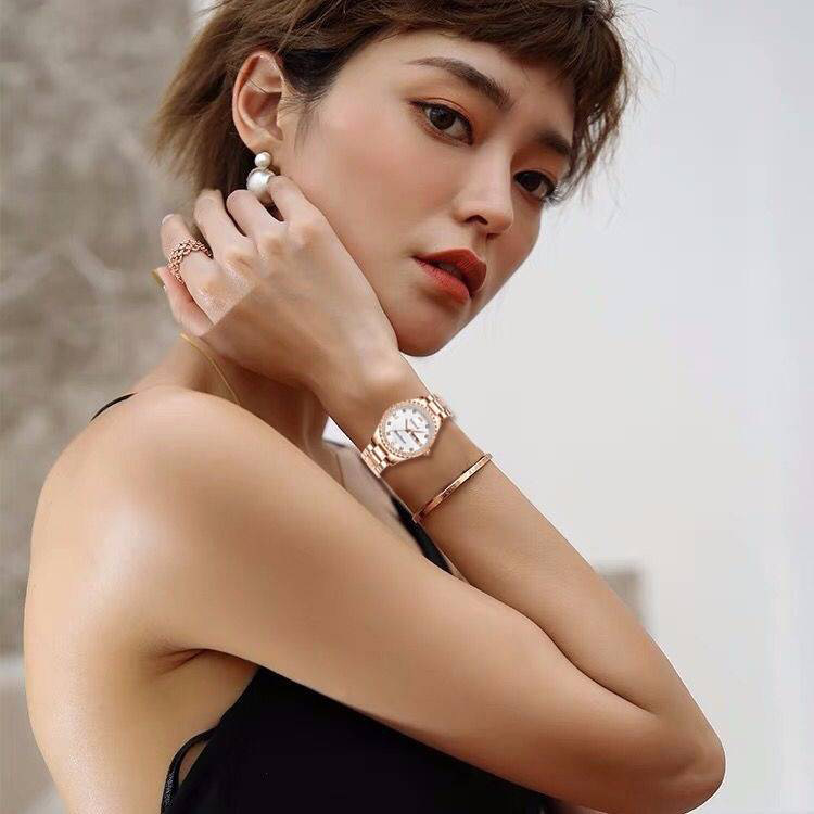 Swiss brand watches with simple temperament, women's new diamond inlaid goddess watch wholesale, women's watch ins style, one piece dropshipping