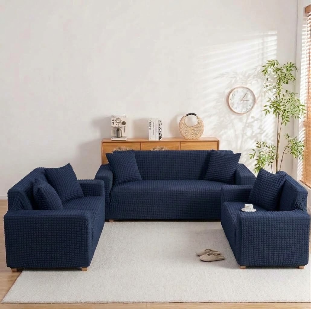 FITTED  BUBBLE SOFA COVERS
✨fitted design
✨ has extra fittings
7 seater(3,2,1,1),  4 pillow cases.designed to fit securely over your sofa, they help protect your furniture while giving your living roo