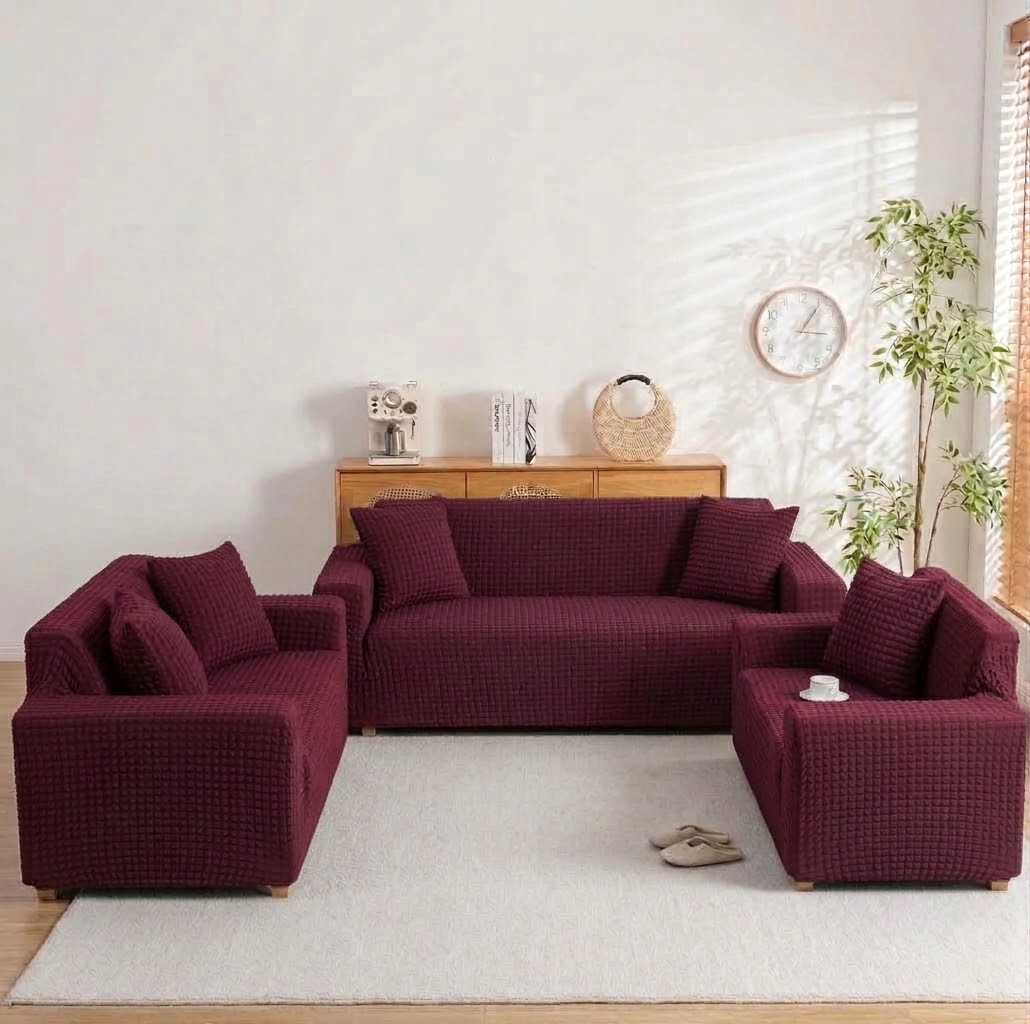 FITTED  BUBBLE SOFA COVERS
✨fitted design
✨ has extra fittings
7 seater(3,2,1,1),  4 pillow cases.designed to fit securely over your sofa, they help protect your furniture while giving your living roo