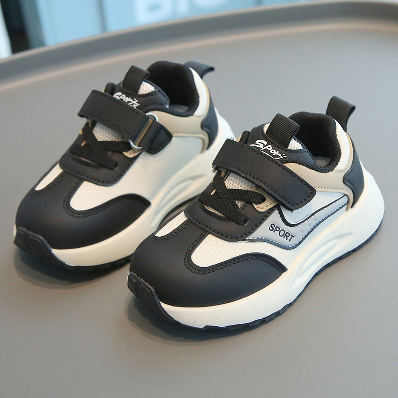 The new children's sports shoes are light and soft-soled. hook and loop boys' and girls' leisure sports shoes Forrest Gump shoes are suitable for daily leisure outdoor sports and running.