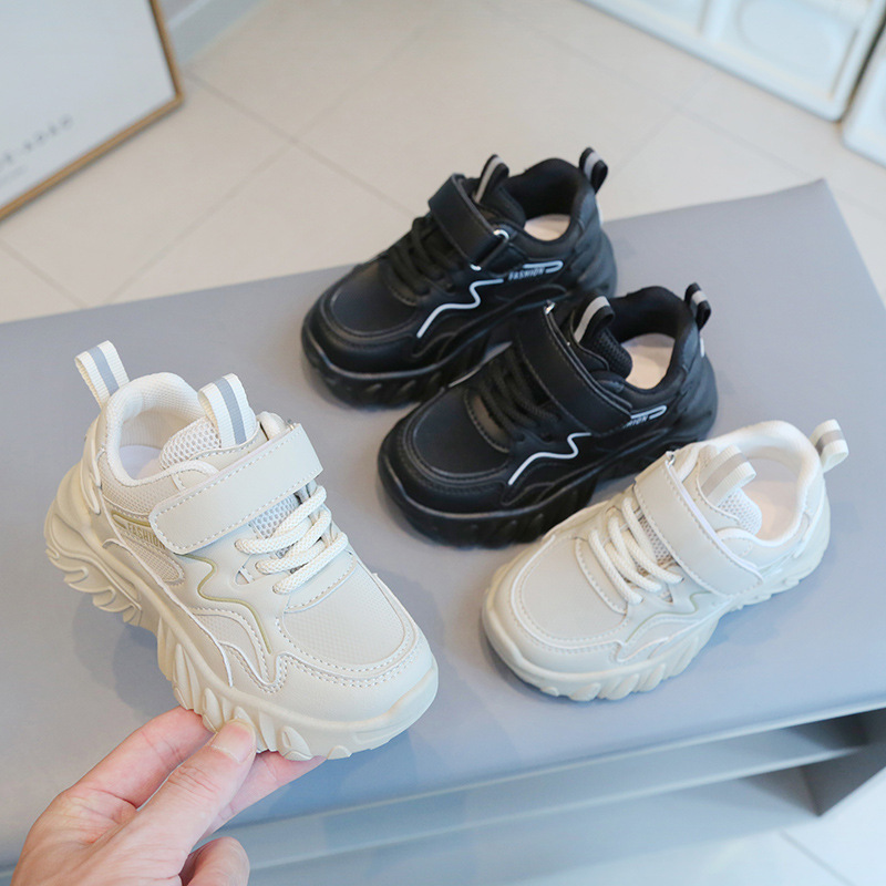 Autumn new children's sports shoes are light and non-slip hook and loop soft-soled boys' casual running shoes and girls' old shoes are suitable for daily leisure sports and running.