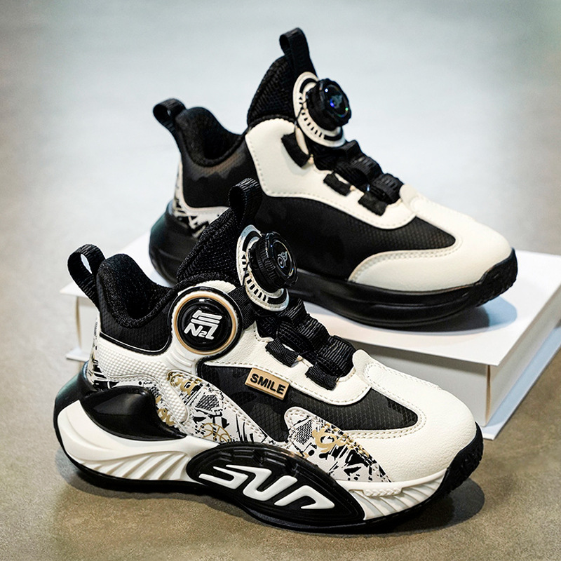The new children's sports shoes are light, non-slip and wearable, and the boys' basketball shoes are suitable for daily leisure outdoor sports, running and playing.