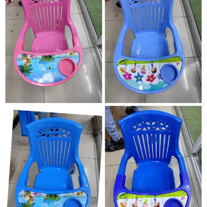 🥢Baby Feeding Chair KEY FEATURES The high chair folds flat and stands upright when folded, making it easy to store, even in small rooms Highly secure thanks to its 5-point safety harness Plastic tray