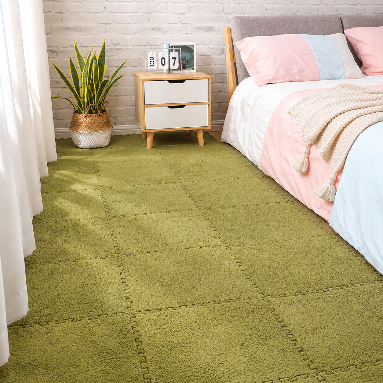 【 10 Pcs 】Plush Interlocking Foam Floor Mat, Warm Soft Fluffy Puzzle Carpet Tiles Anti-Slip for Bedroom Living Room Bedside