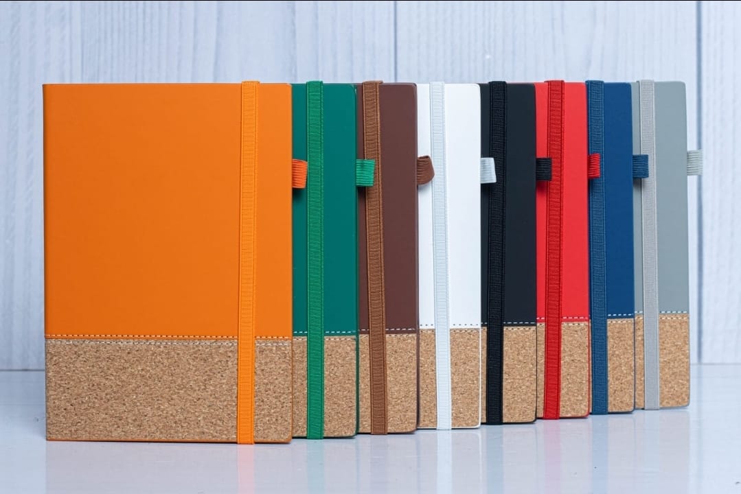 New Arrival! Premium A5 Woodbase Eco Notebook with FREE Executive Pen – Luxury Wooden Cover Executive Business Journal, Office Diary, Professional Planner & Writing Notebook