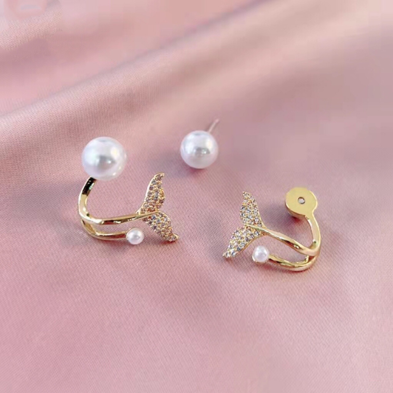 Elegant and exquisite Fish-tail Pearl Decorative Stud Earrings/ EarringsWomen's Fashion Accessories